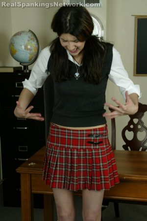 Spanking Teen Brandi - Caning And Handstrapping - image 10