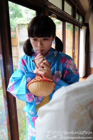 Cutie Spankee - Kimono Girl Late Summer - image 12
